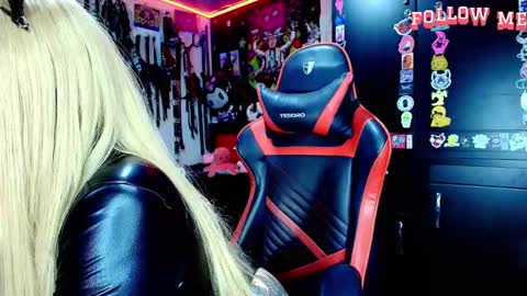 Snapshot of janna_ink chatting on November 14, 2025, 11:46 pm online show from November 14, 2025, 11:46 pm