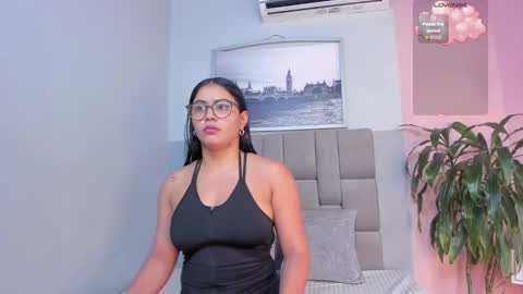 Snapshot of janna_lopezz chatting on November 1, 2025, 11:01 am Janna online show from November 1, 2025, 11:01 am