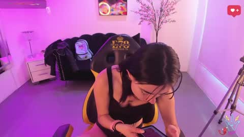 Snapshot of janne_foox chatting on July 16, 2026, 7:42 pm online show from July 16, 2026, 7:42 pm