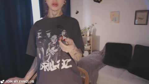 Snapshot of janne_maybe chatting on February 17, 2026, 1:51 pm jmaybe e online show from February 17, 2026, 1:51 pm