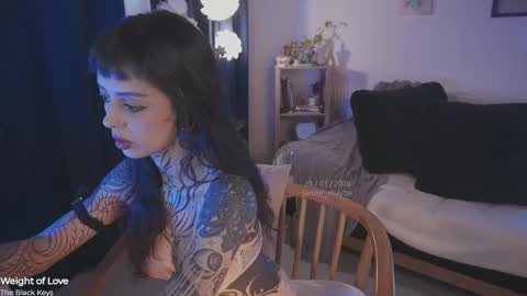 Snapshot of janne_maybe chatting on March 28, 2026, 2:49 pm jmaybe e online show from March 28, 2026, 2:49 pm