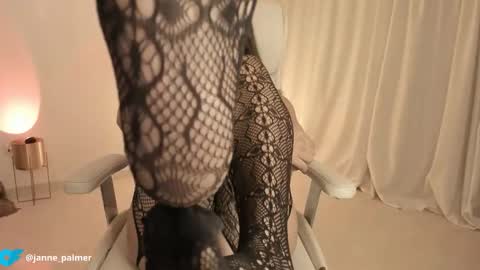 janne_palmer_ online show from September 10, 2025, 5:02 pm