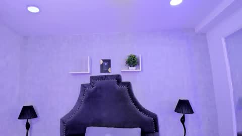 Snapshot of janneblossom chatting on October 8, 2025, 9:45 pm Janne online show from October 8, 2025, 9:45 pm