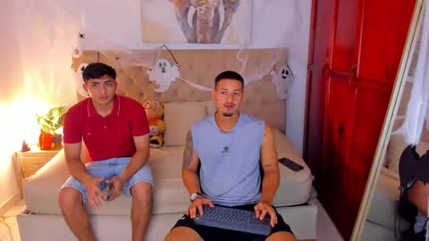 janomar01 online show from November 1, 2025, 6:43 pm