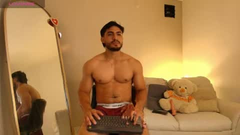 janomar01 online show from April 25, 2026, 1:36 pm