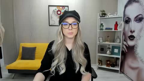 JaquelinLaurent online show from September 19, 2025, 6:52 pm