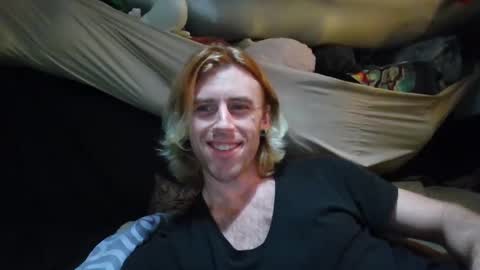 Snapshot of jarethgray chatting on January 4, 2025, 7:55 pm Jareth online show from January 4, 2025, 7:55 pm