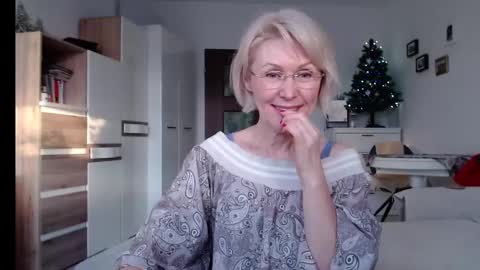 Snapshot of jasmin18v chatting on December 15, 2024, 1:54 pm Jasmin room for people 40 online show from December 15, 2024, 1:54 pm