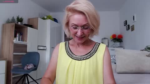 Snapshot of jasmin18v chatting on September 10, 2025, 1:11 pm Jasmin room for people 40 online show from September 10, 2025, 1:11 pm