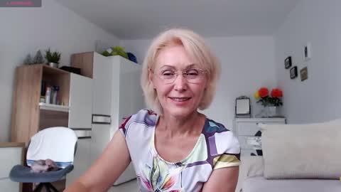 Snapshot of jasmin18v chatting on September 12, 2025, 1:44 pm Jasmin room for people 40 online show from September 12, 2025, 1:44 pm