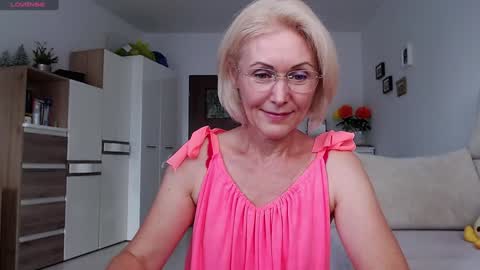 Snapshot of jasmin18v chatting on September 20, 2025, 1:12 pm Jasmin room for people 40 online show from September 20, 2025, 1:12 pm