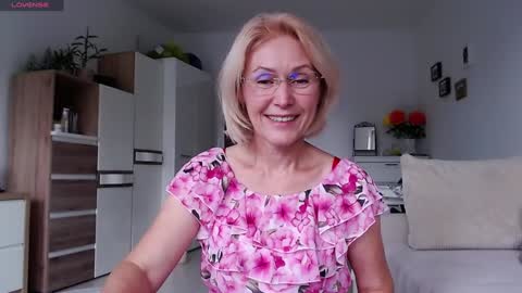 Snapshot of jasmin18v chatting on September 30, 2025, 1:38 pm Jasmin room for people 40 online show from September 30, 2025, 1:38 pm