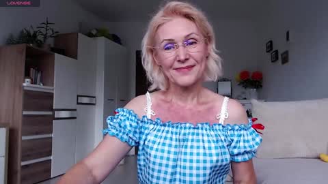 Snapshot of jasmin18v chatting on October 8, 2025, 1:53 pm Jasmin room for people 40 online show from October 8, 2025, 1:53 pm