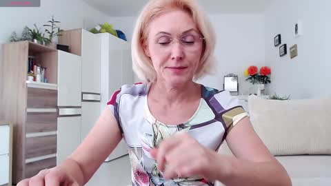 Snapshot of jasmin18v chatting on October 18, 2025, 1:23 pm Jasmin room for people 40 online show from October 18, 2025, 1:23 pm