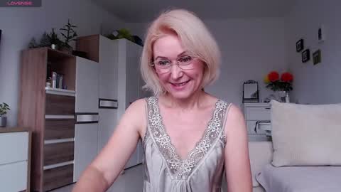 Snapshot of jasmin18v chatting on October 23, 2025, 6:13 am Jasmin room for people 40 online show from October 23, 2025, 6:13 am