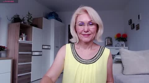 Snapshot of jasmin18v chatting on November 9, 2025, 11:41 am Jasmin room for people 40 online show from November 9, 2025, 11:41 am