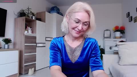 Snapshot of jasmin18v chatting on November 18, 2025, 11:25 am Jasmin room for people 40 online show from November 18, 2025, 11:25 am