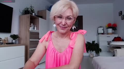 Snapshot of jasmin18v chatting on November 30, 2025, 10:08 am Jasmin room for people 40 online show from November 30, 2025, 10:08 am