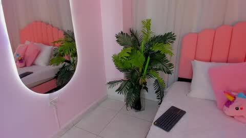 Snapshot of jasmin_evano29 chatting on June 9, 2026, 5:35 pm online show from June 9, 2026, 5:35 pm