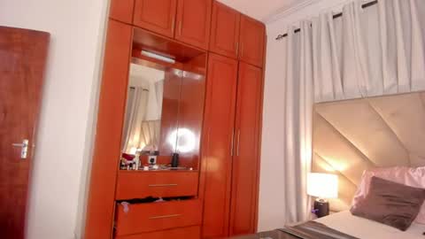 jasmin_melons online show from June 26, 2026, 3:11 am