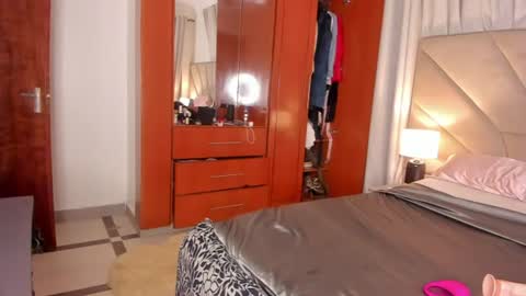 jasmin_melons online show from June 28, 2026, 3:01 am