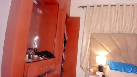jasmin_melons online show from July 19, 2026, 1:53 am