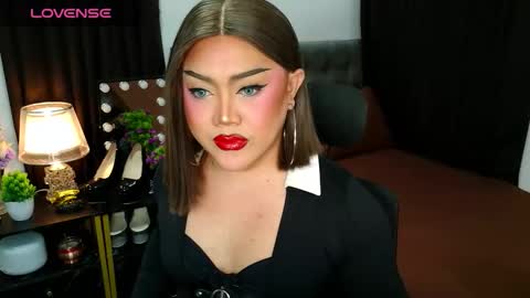 Jasmine Brandy online show from January 15, 2026, 1:43 am