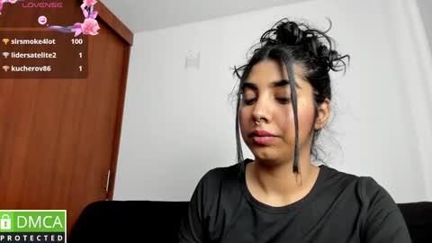 Snapshot of jasmine_bunny_ chatting on January 22, 2025, 8:06 pm Jasmine online show from January 22, 2025, 8:06 pm