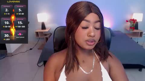 Snapshot of jasminecampbell chatting on November 7, 2025, 2:06 pm Instagram jasminecampbell1 online show from November 7, 2025, 2:06 pm