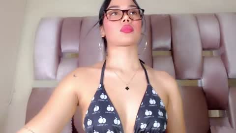 Snapshot of jasminemoore chatting on July 31, 2026, 12:10 am Jazmin online show from July 31, 2026, 12:10 am