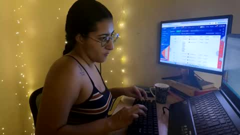 Jasmine online show from March 4, 2026, 1:06 pm