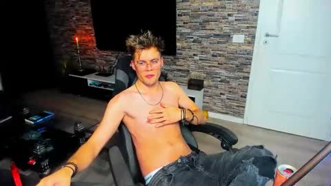 Snapshot of jason_marz chatting on November 11, 2025, 10:21 pm JasoN online show from November 11, 2025, 10:21 pm