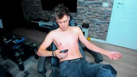 Snapshot of jason_marz chatting on November 16, 2025, 12:16 am JasoN online show from November 16, 2025, 12:16 am