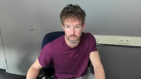 Snapshot of jasonberg29 chatting on April 29, 2026, 1:15 pm Jason online show from April 29, 2026, 1:15 pm