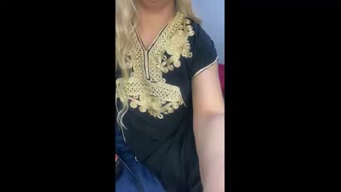 Jassmina  online show from November 21, 2025, 3:54 pm