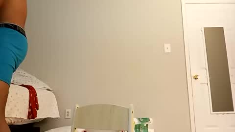 javier_jr26 online show from October 8, 2025, 2:47 pm