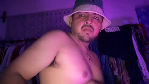 Snapshot of javiermichi chatting on October 7, 2025, 5:15 am javiermichi online show from October 7, 2025, 5:15 am