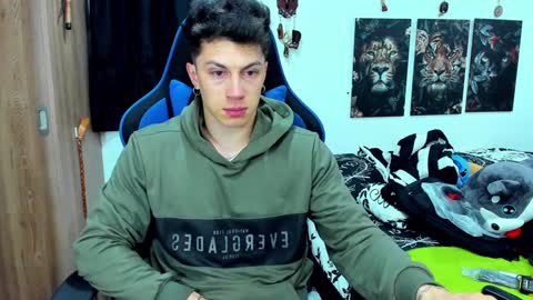 Snapshot of javiersexymann chatting on December 10, 2024, 3:30 am Javier online show from December 10, 2024, 3:30 am