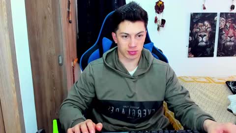 Snapshot of javiersexymann chatting on December 13, 2024, 7:10 pm Javier online show from December 13, 2024, 7:10 pm