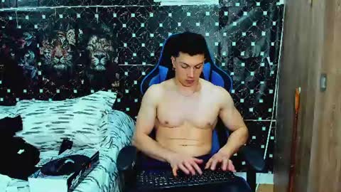 Javier online show from June 29, 2026, 1:23 am