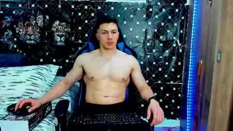 Javier online show from July 14, 2026, 5:12 am