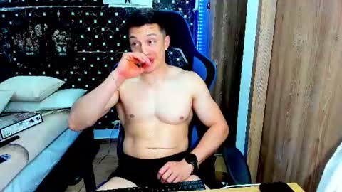 Javier online show from July 24, 2026, 10:41 pm