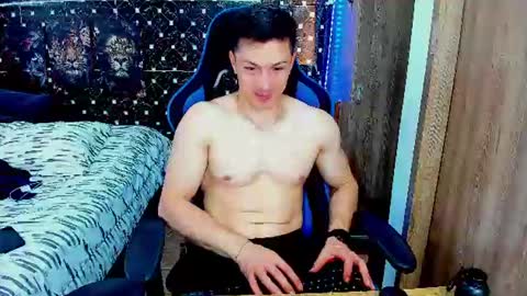 Javier online show from July 28, 2026, 7:39 pm