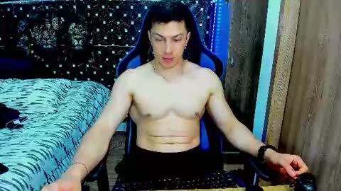 Javier online show from July 28, 2026, 9:03 pm