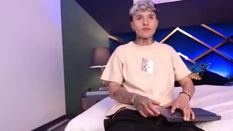 JAX online show from January 18, 2026, 3:43 am