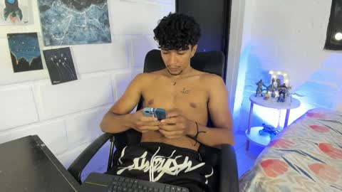 Snapshot of jay_aalvarez chatting on April 5, 2026, 7:33 pm Jay online show from April 5, 2026, 7:33 pm