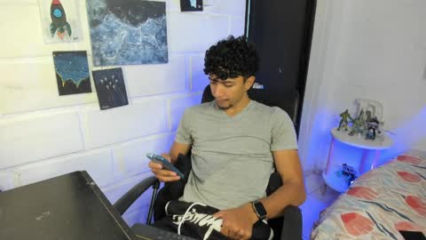 Snapshot of jay_aalvarez chatting on April 6, 2026, 7:37 pm Jay online show from April 6, 2026, 7:37 pm