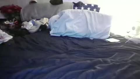Snapshot of jaybeast98 chatting on May 18, 2026, 12:51 am jaybeast98 online show from May 18, 2026, 12:51 am