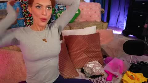 JennyBlighe online show from May 3, 2026, 9:04 am
