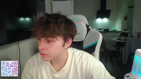 Snapshot of jayce_icestone chatting on May 4, 2026, 5:53 pm Jayce online show from May 4, 2026, 5:53 pm